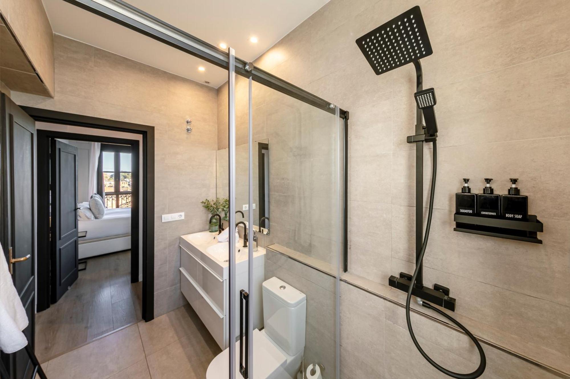 Isg Apartments Modern Atticpool At The Cathedralfree Parking Севілья Екстер'єр фото